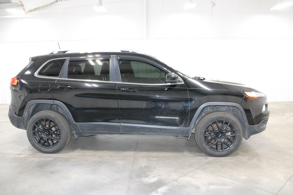 Used 2018 Jeep Cherokee Limited image 11