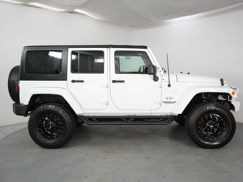 Used 2016 Jeep Wrangler Unlimited Sahara AWD/4WD image 5