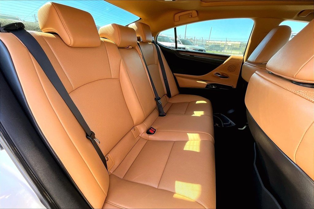 Used 2024 Lexus ES 350 w/ Premium Package FWD image 37