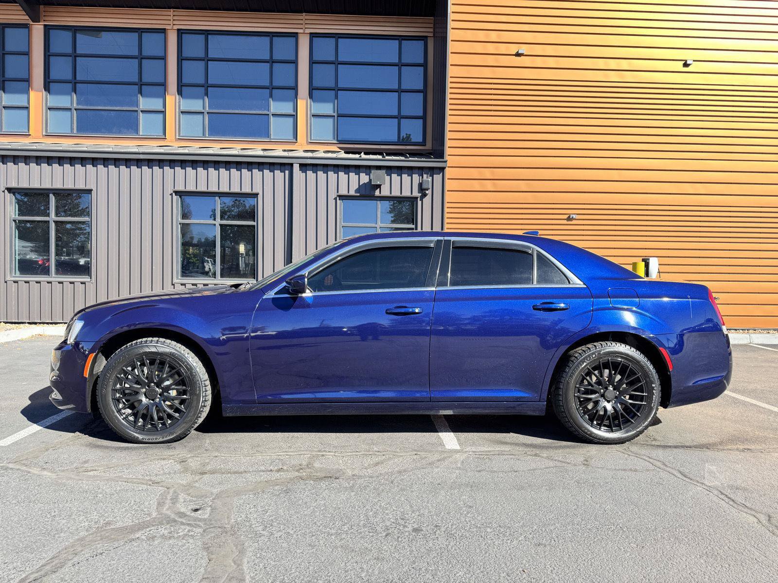 Used 2015 Chrysler 300 Limited w/ Driver Convenience Group AWD/4WD image 2