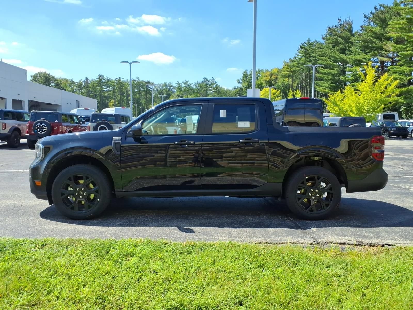 New 2026 Ford Maverick Lariat w/ Black Appearance Package AWD/4WD image 6