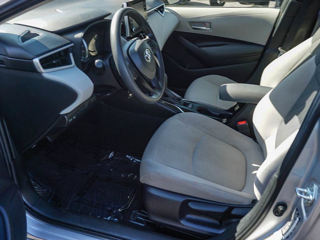 Used 2021 Toyota Corolla LE w/ Carpet Mat Package (TMS) FWD image 17