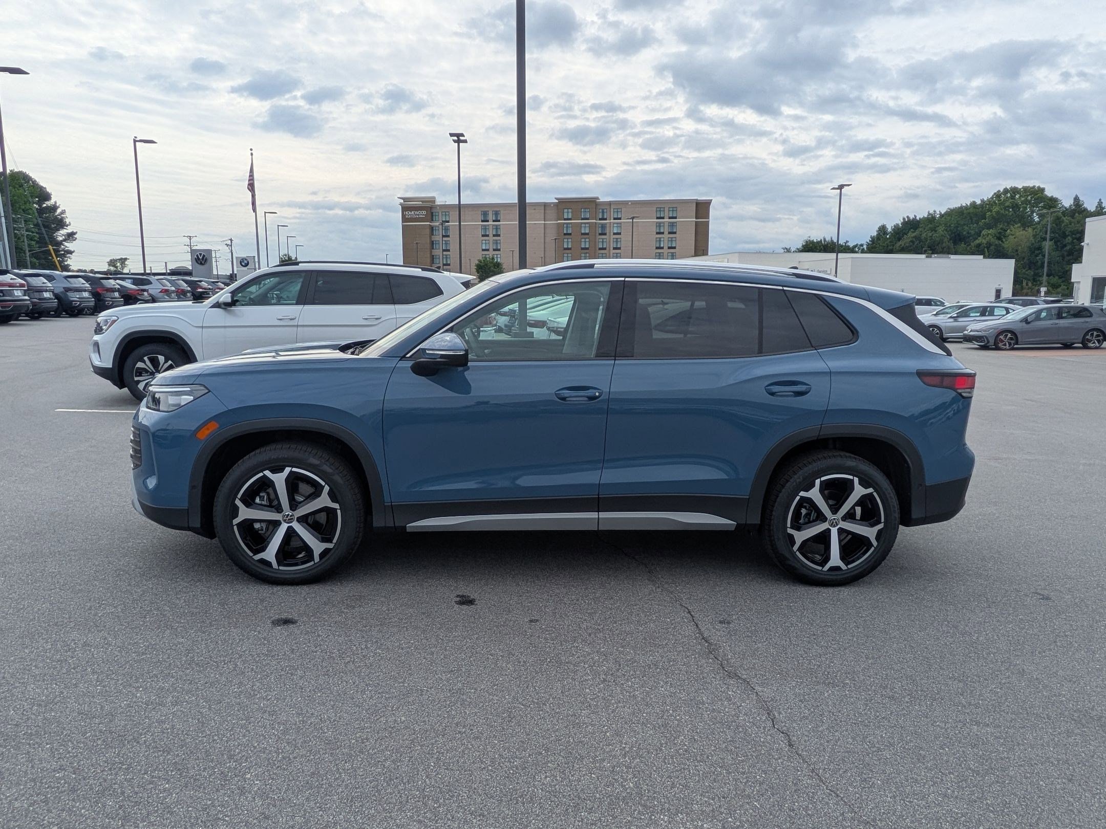 New 2026 Volkswagen Tiguan SE AWD/4WD image 6
