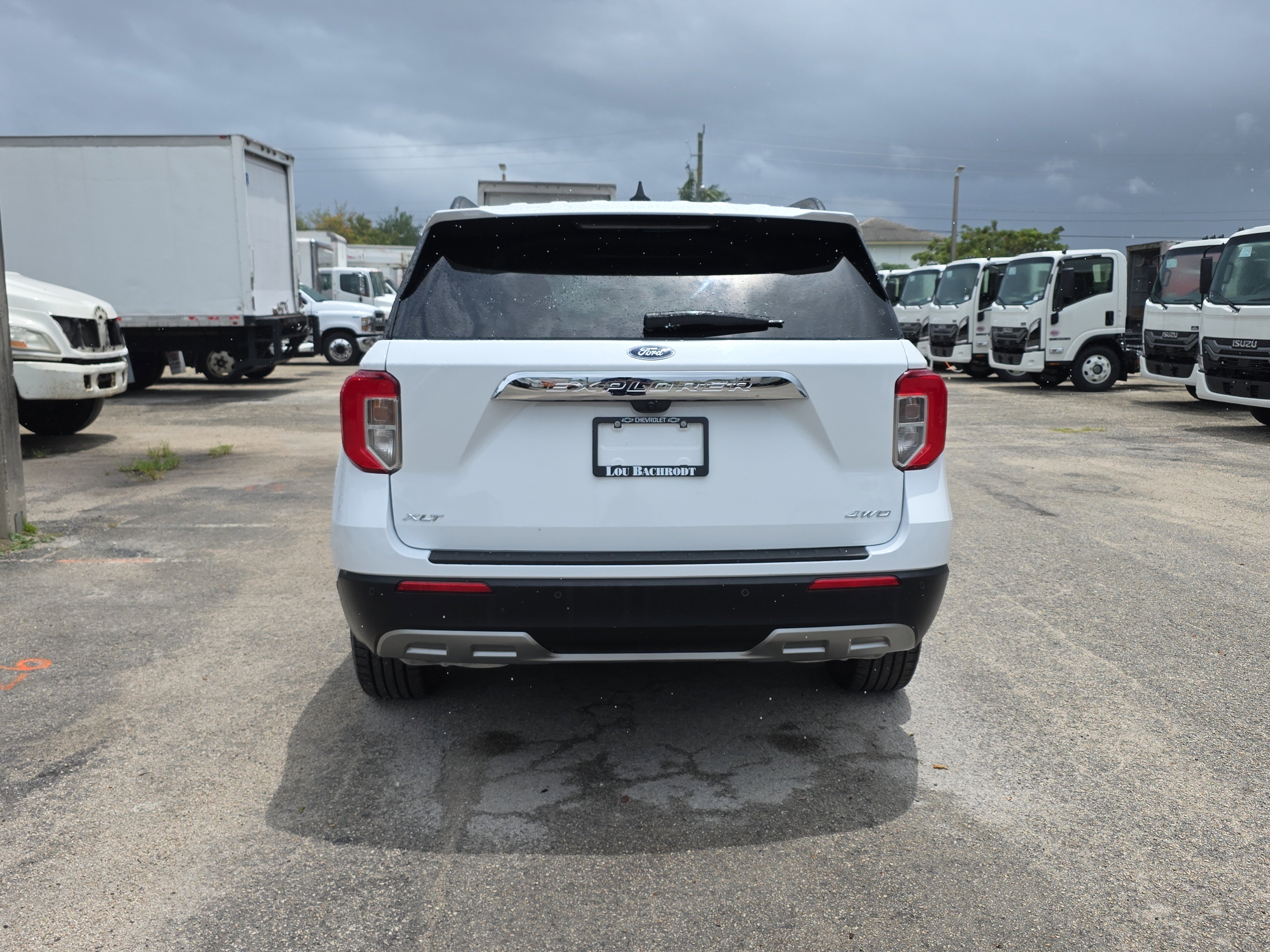 Used 2024 Ford Explorer XLT w/ Equipment Group 202A AWD/4WD image 6