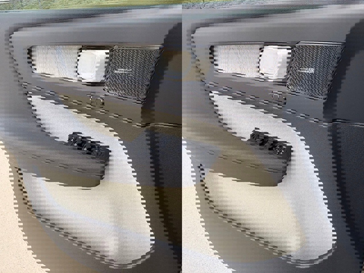 New 2026 Volvo XC40 B5 Plus w/ Protection Package Premier image 17