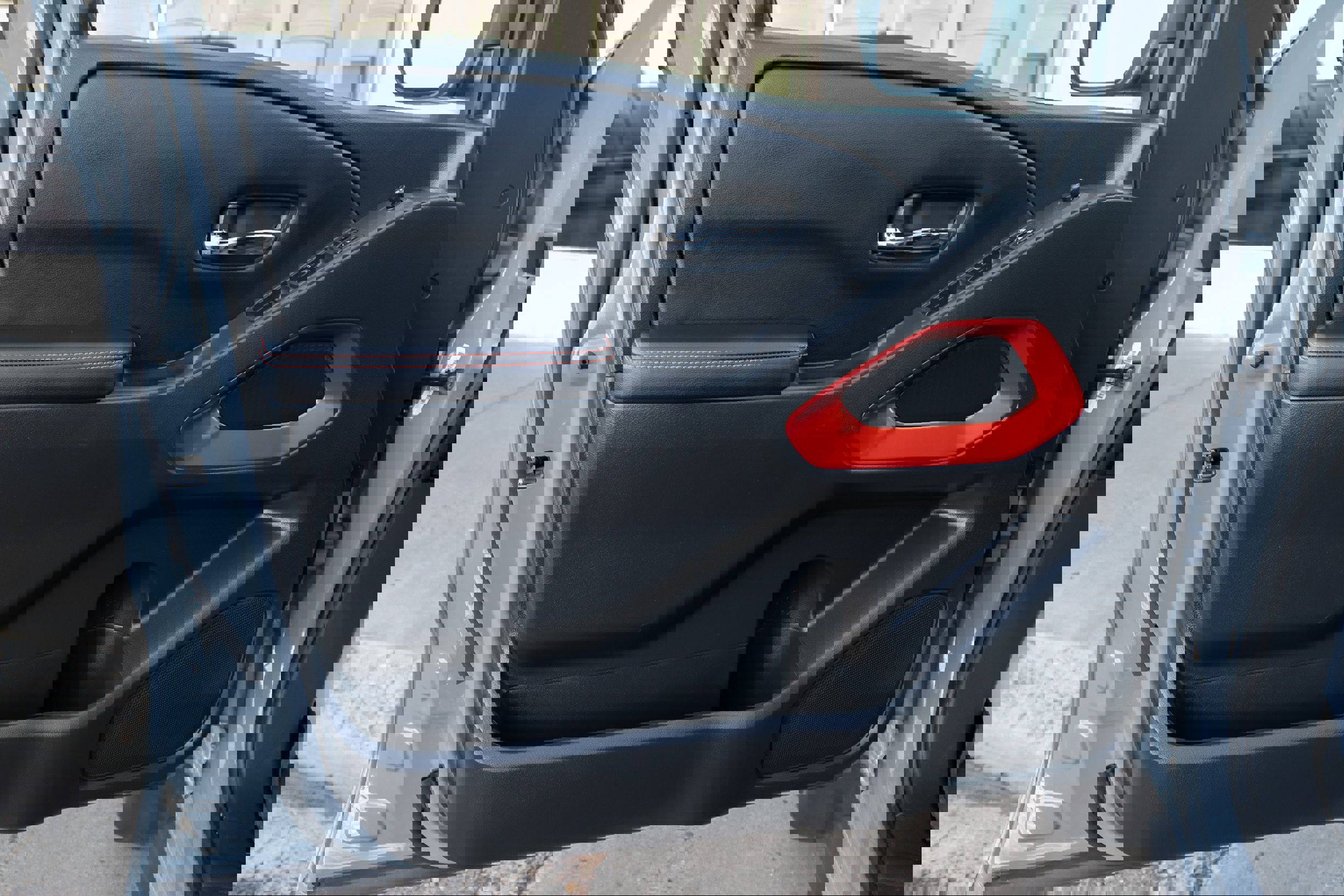 Used 2025 Nissan Frontier PRO-4X image 9