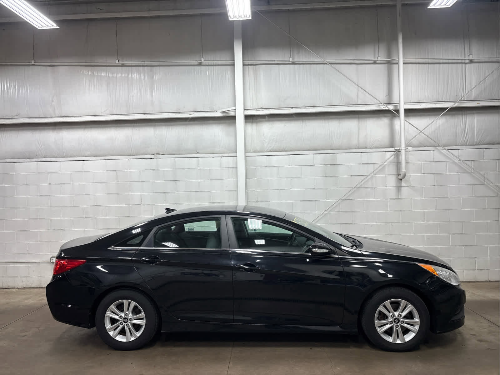 Used 2014 Hyundai Sonata GLS w/ Popular Equipment Group 2 image 1