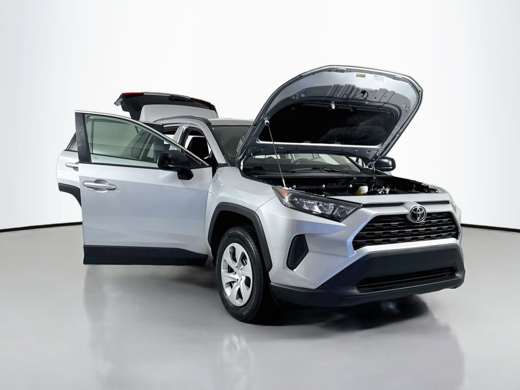 Used 2021 Toyota RAV4 LE AWD/4WD image 20