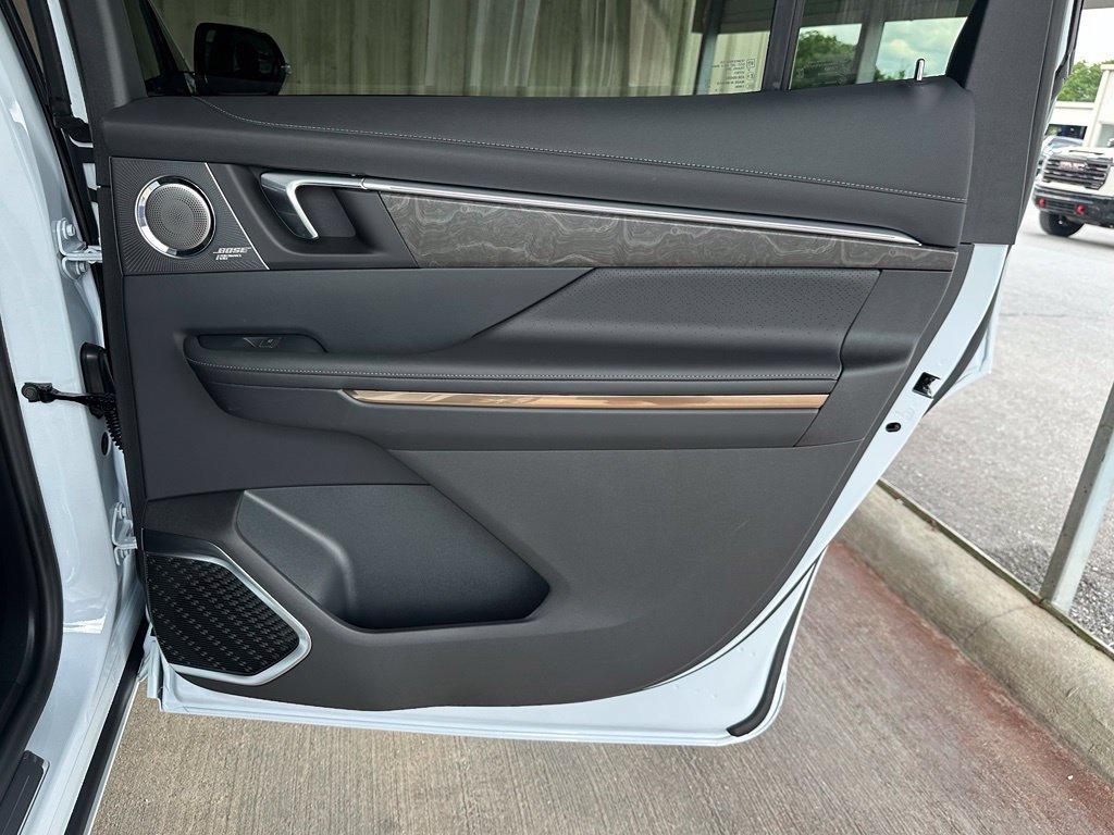 New 2026 Buick Enclave Avenir w/ Super Cruise Package FWD image 34
