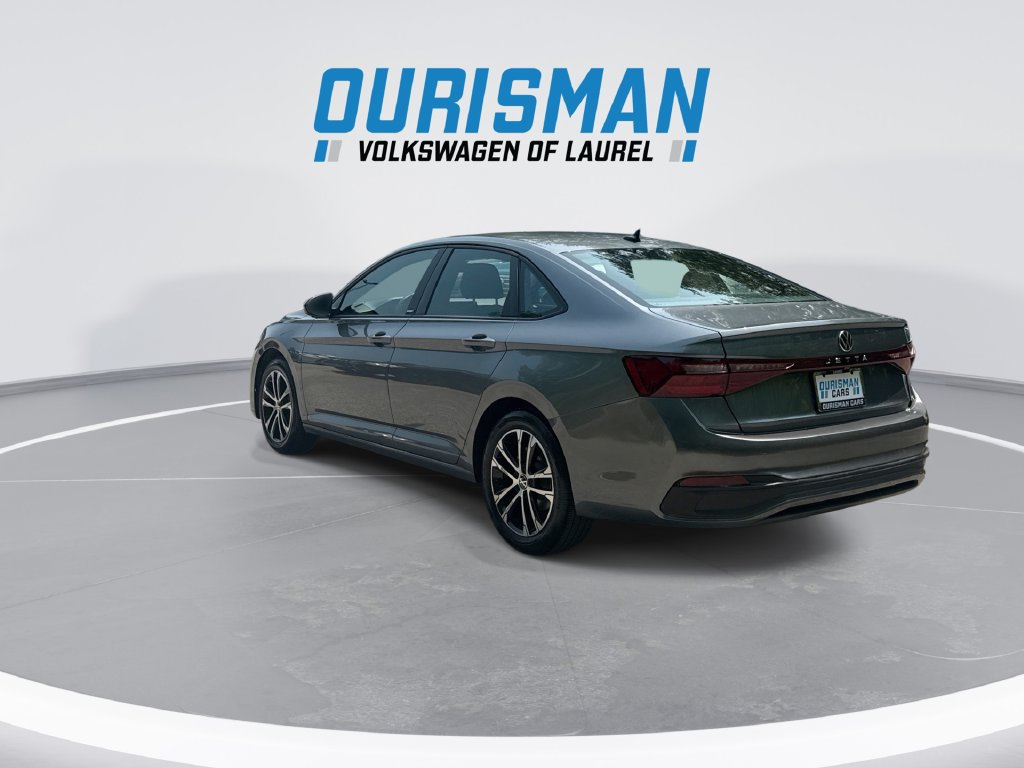 Used 2025 Volkswagen Jetta Sport FWD image 6