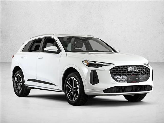 Certified 2025 Audi Q5 Premium w/ Convenience Package AWD/4WD image 3