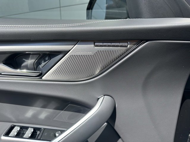 New 2026 Jaguar F-PACE R-Dynamic S image 28