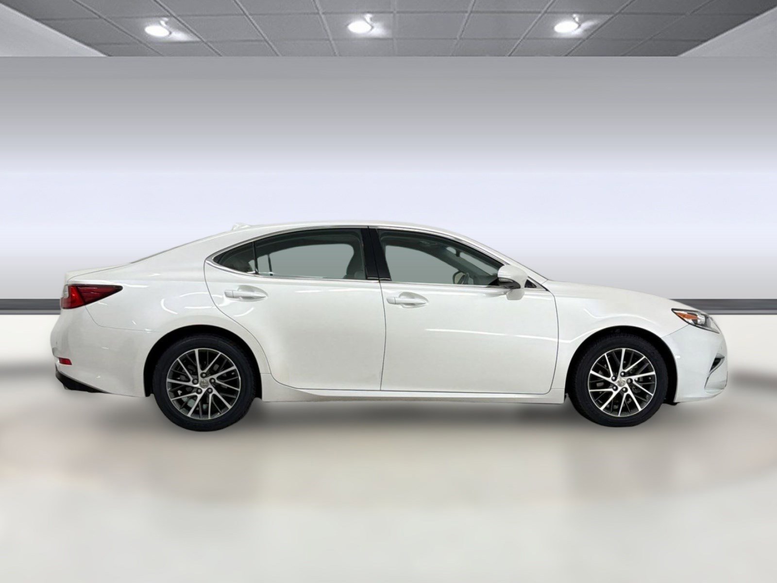 Used 2018 Lexus ES 350 w/ Luxury Package w/Wood Trim image 8