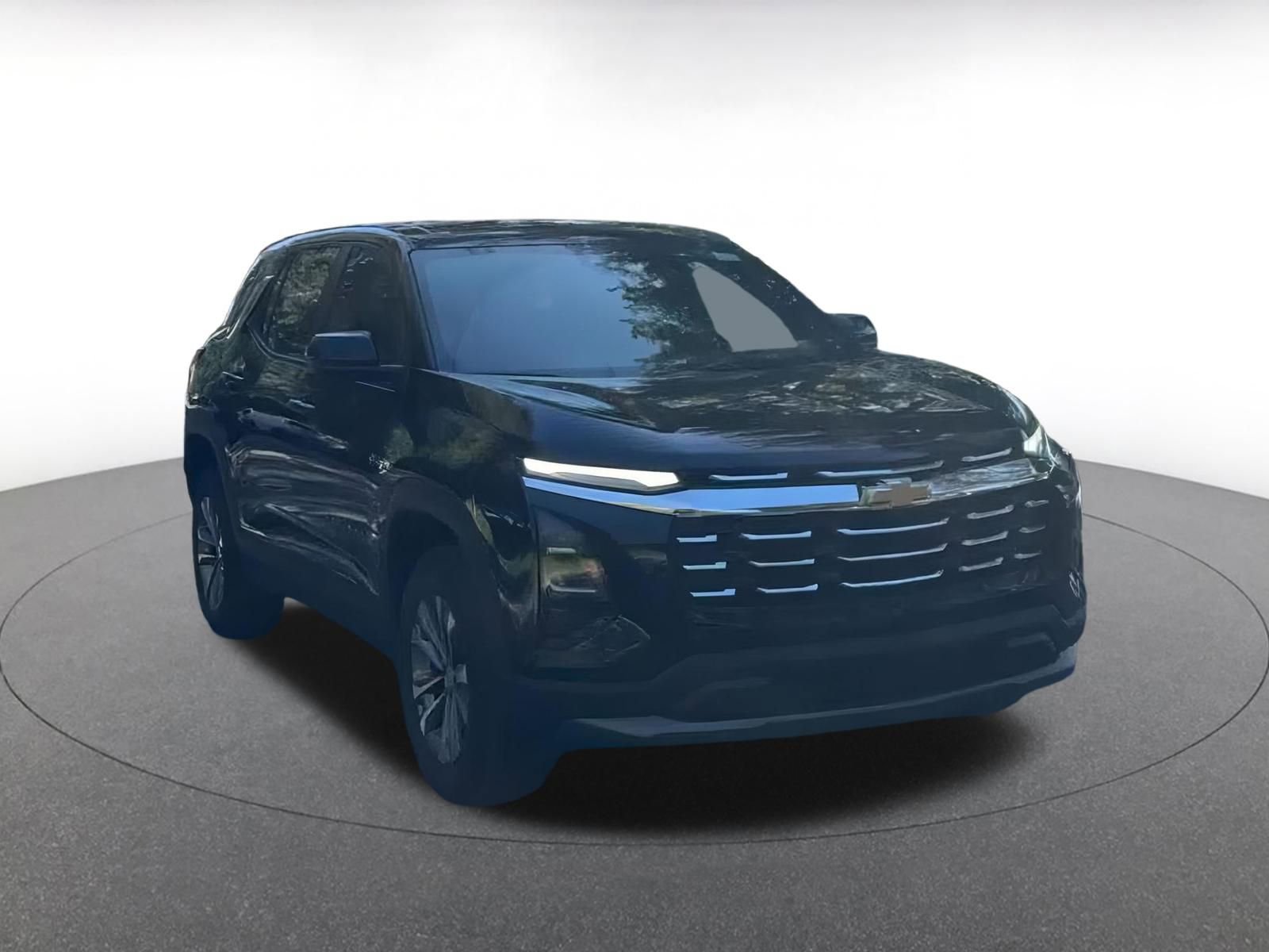 Used 2025 Chevrolet Equinox LT image 3