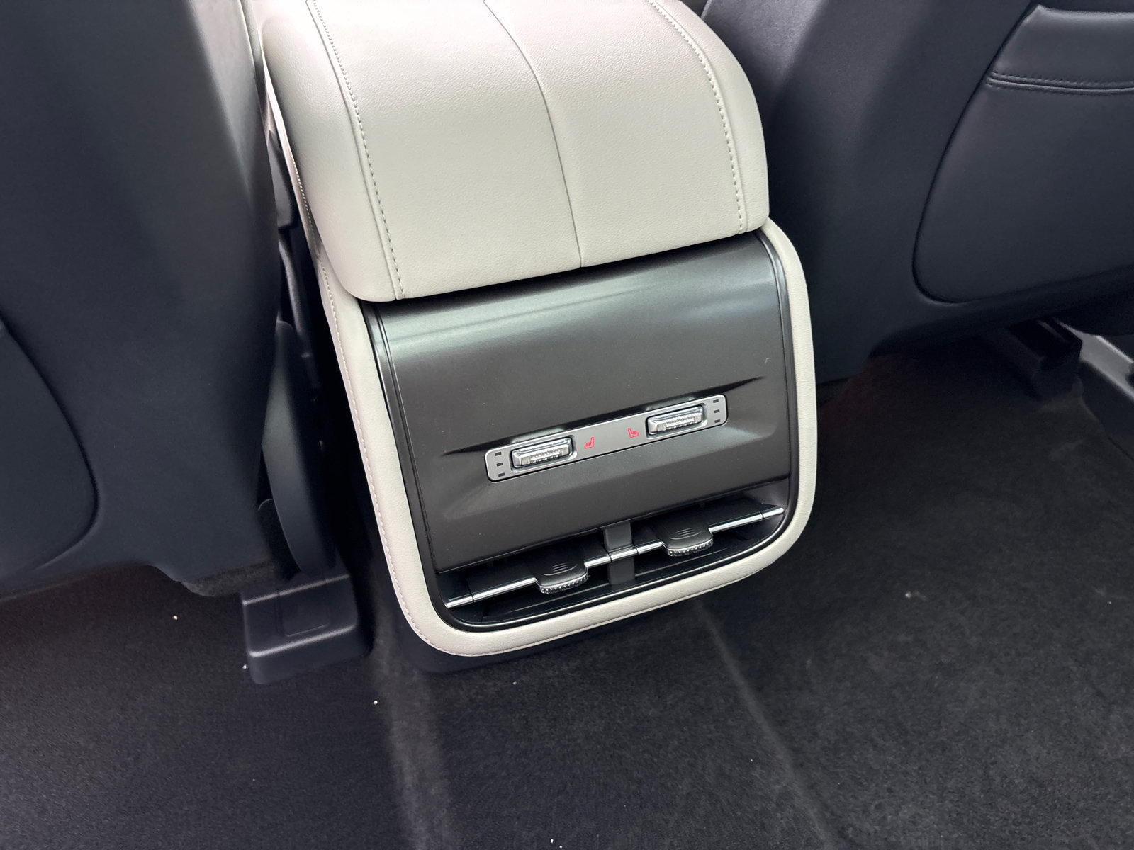 New 2026 Lincoln Nautilus Premier w/ Equipment Group 102A AWD/4WD image 33