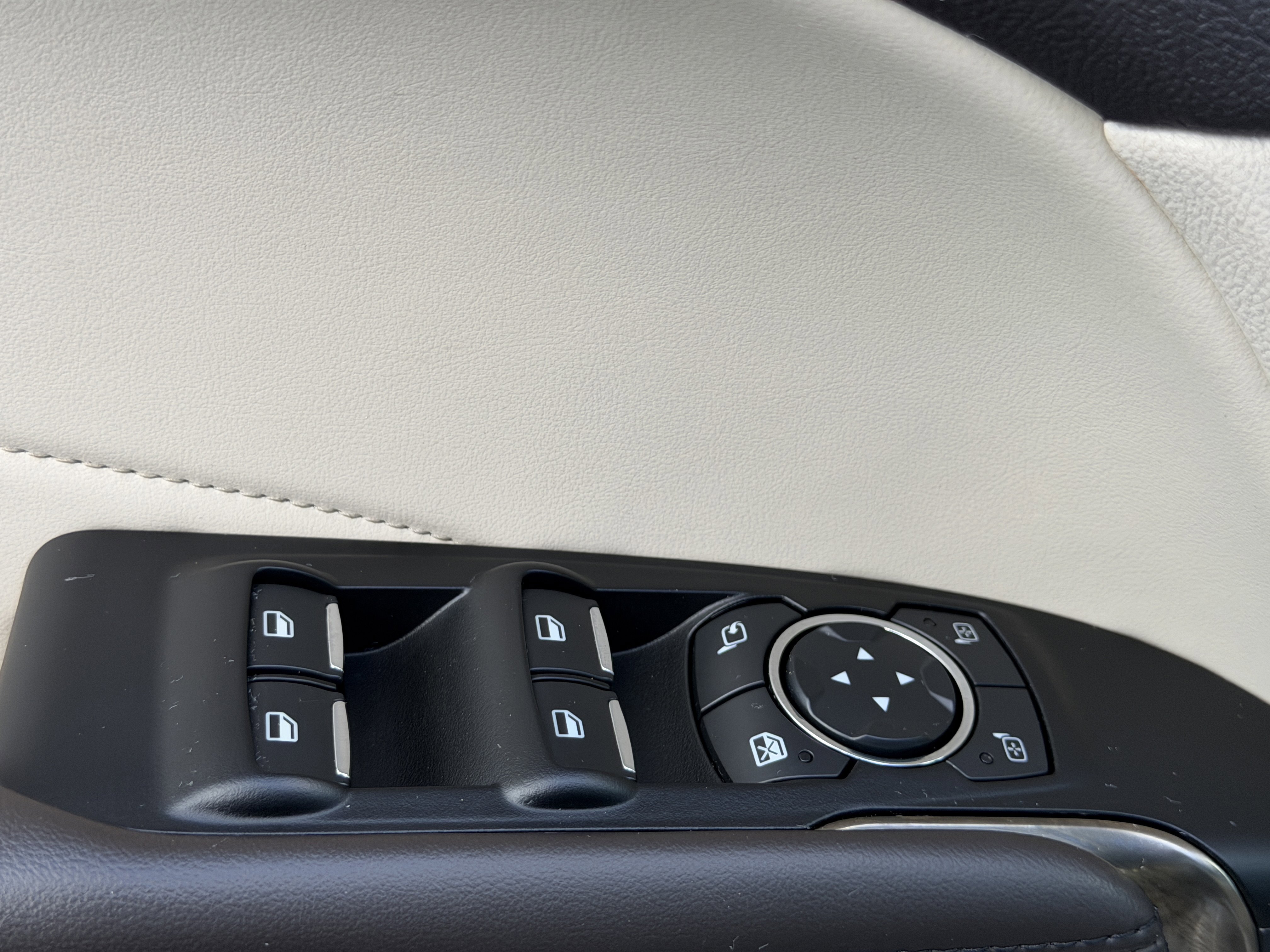 Used 2019 Lincoln MKC Select w/ Select Plus Package image 18