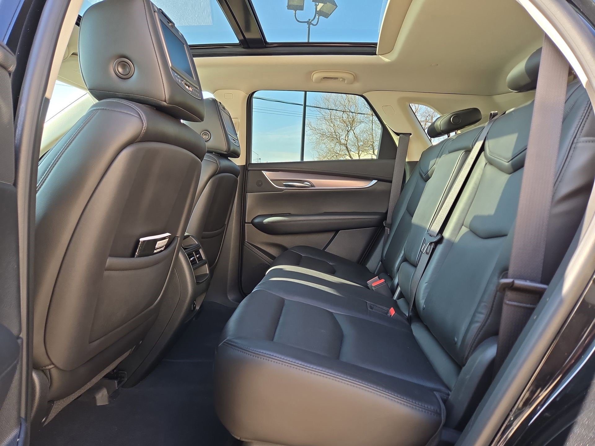 Used 2017 Cadillac XT5 Premium Luxury image 13