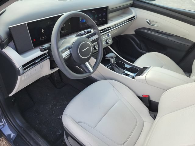 Used 2025 Hyundai Tucson SE FWD image 17