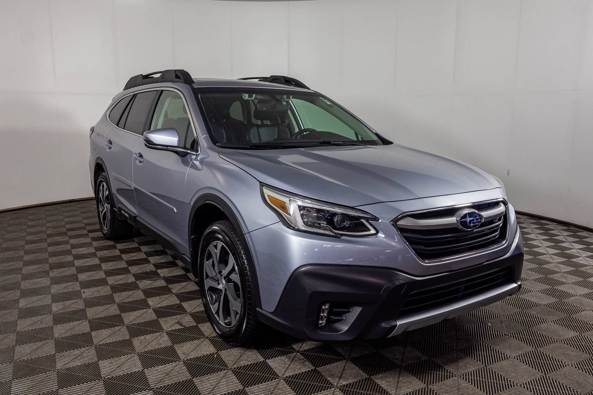 Used 2020 Subaru Outback Limited AWD/4WD image 16