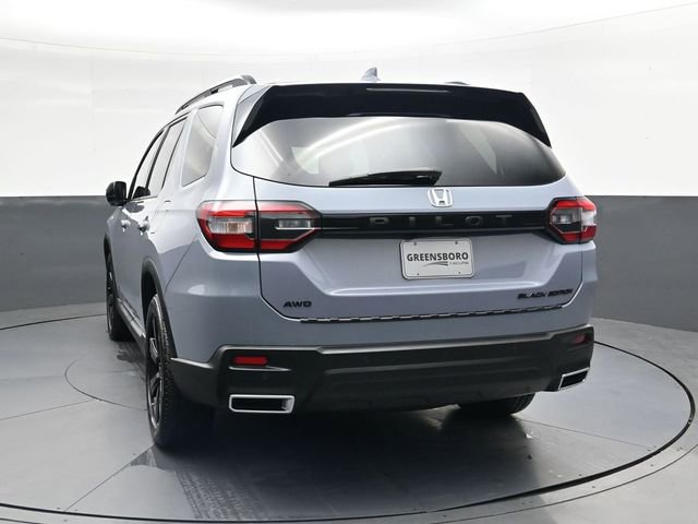 Used 2025 Honda Pilot Black Edition image 4