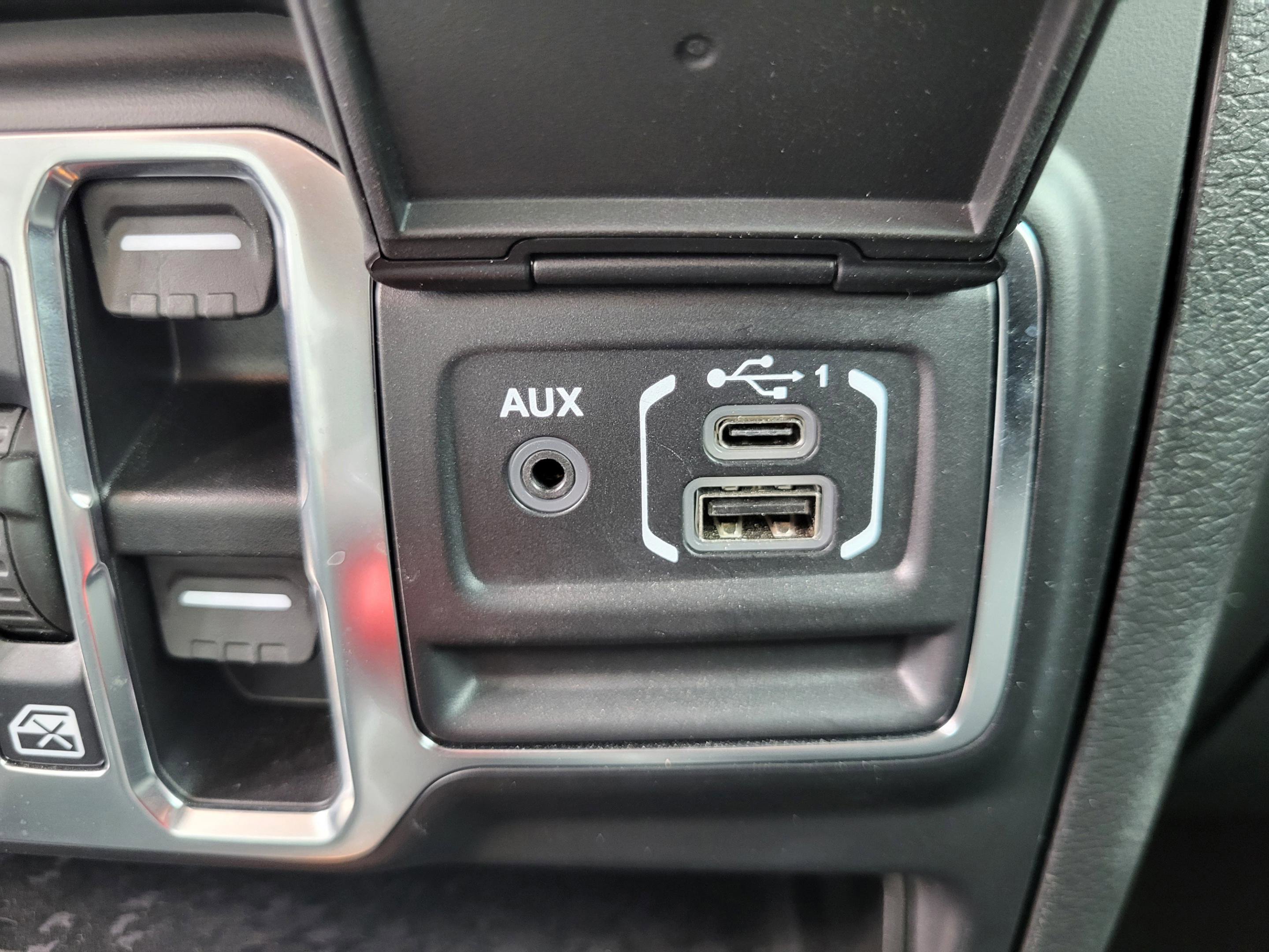 Used 2023 Jeep Gladiator Sport image 15