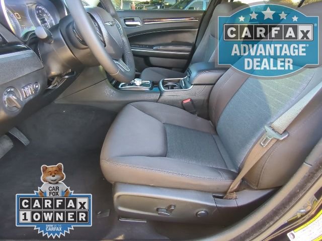 Used 2023 Chrysler 300 Touring w/ Sport Appearance Package image 14