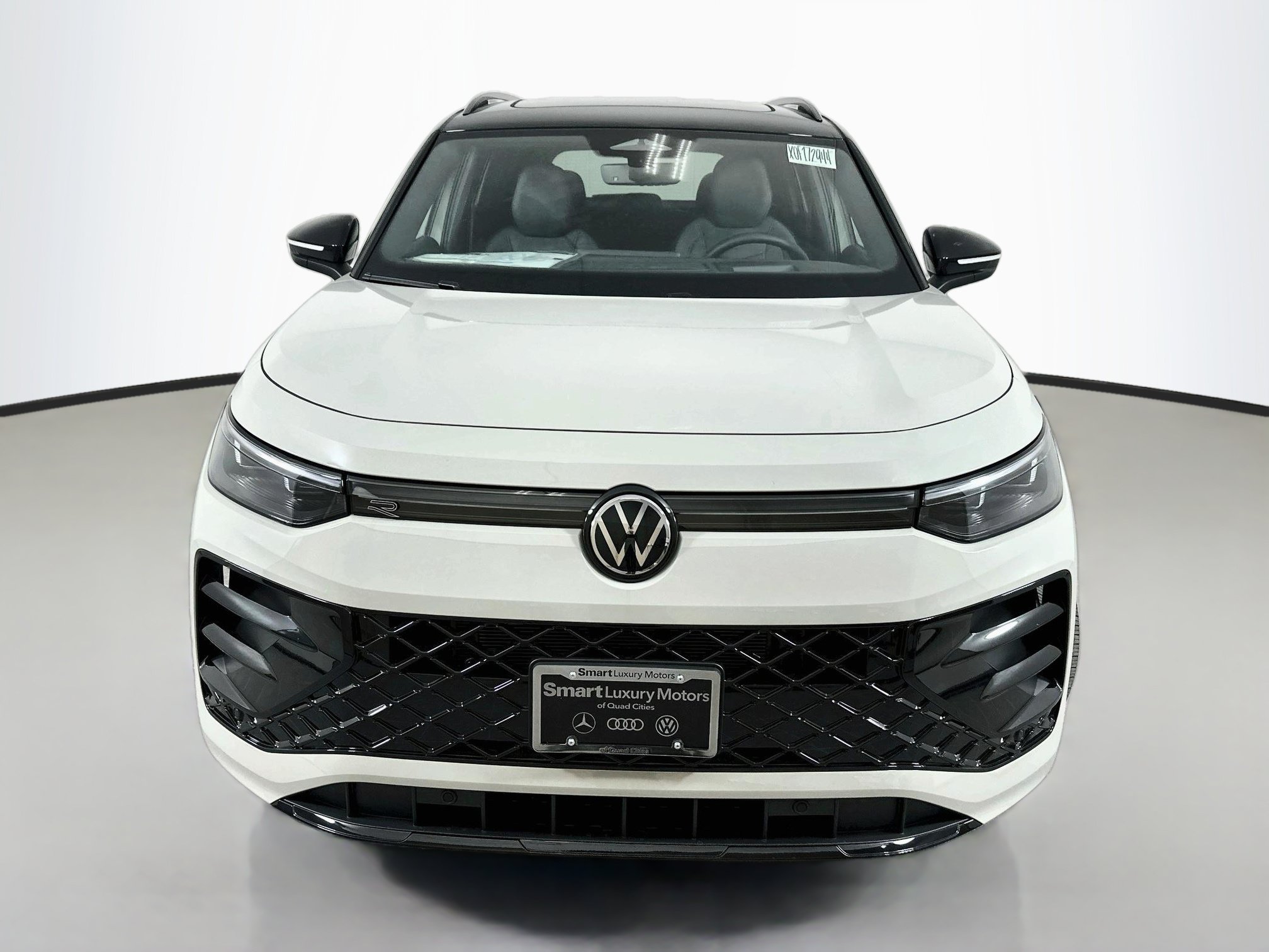 New 2026 Volkswagen Tiguan SE R-Line AWD/4WD image 2