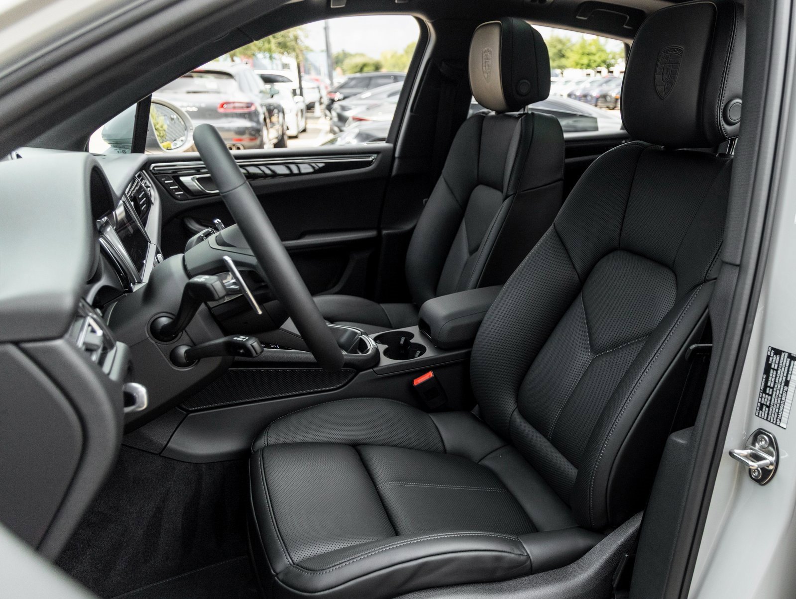 New 2026 Porsche Macan image 5