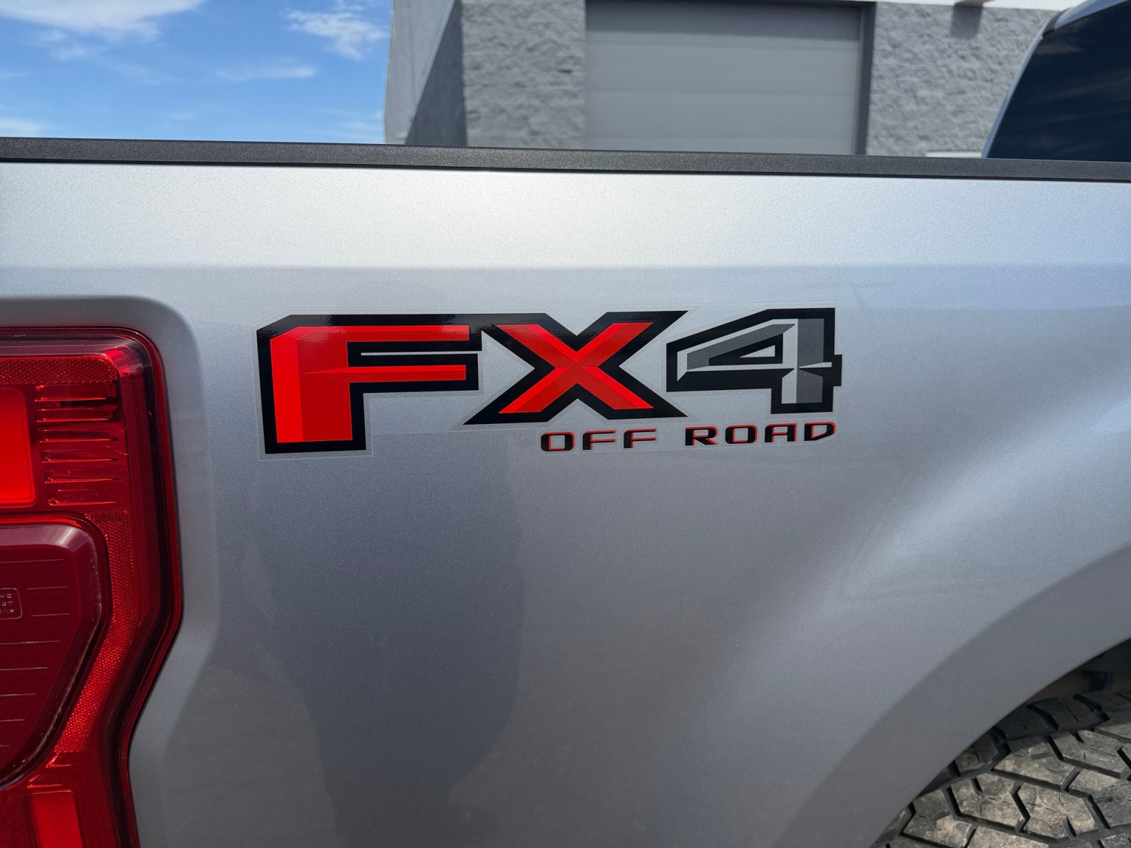 Used 2020 Ford F250 Platinum w/ FX4 Off-Road Package AWD/4WD image 29