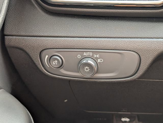 Certified 2023 Chevrolet Bolt EUV LT w/ Comfort Package image 24