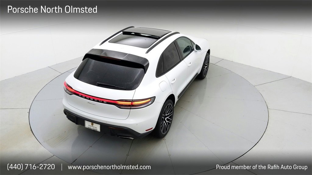 Used 2022 Porsche Macan image 24