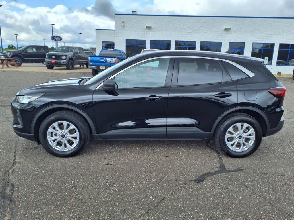Used 2024 Ford Escape Active AWD/4WD image 2