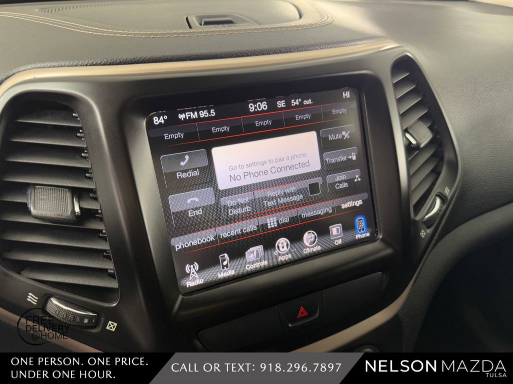 Used 2016 Jeep Cherokee Limited image 31