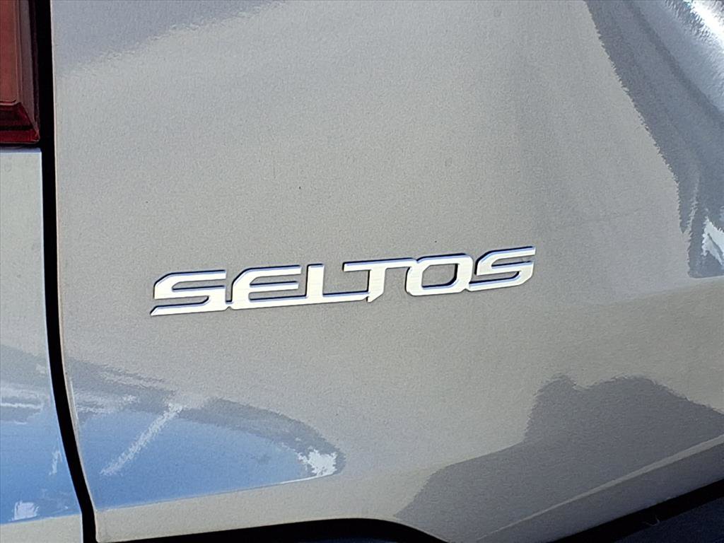 Used 2024 Kia Seltos SX w/ SX Sunroof Package image 10