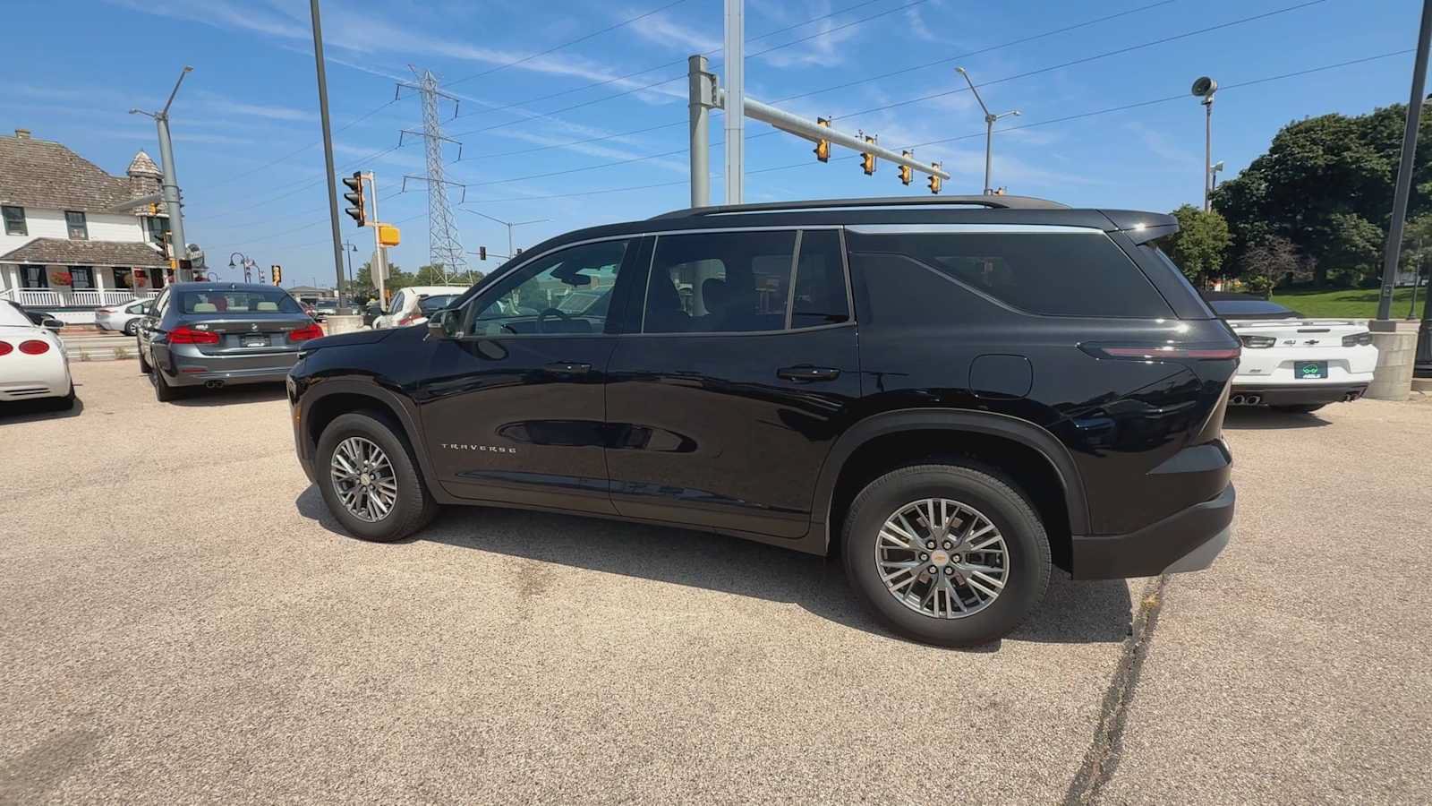 Certified 2025 Chevrolet Traverse LT w/ Driver Confidence Package AWD/4WD image 5