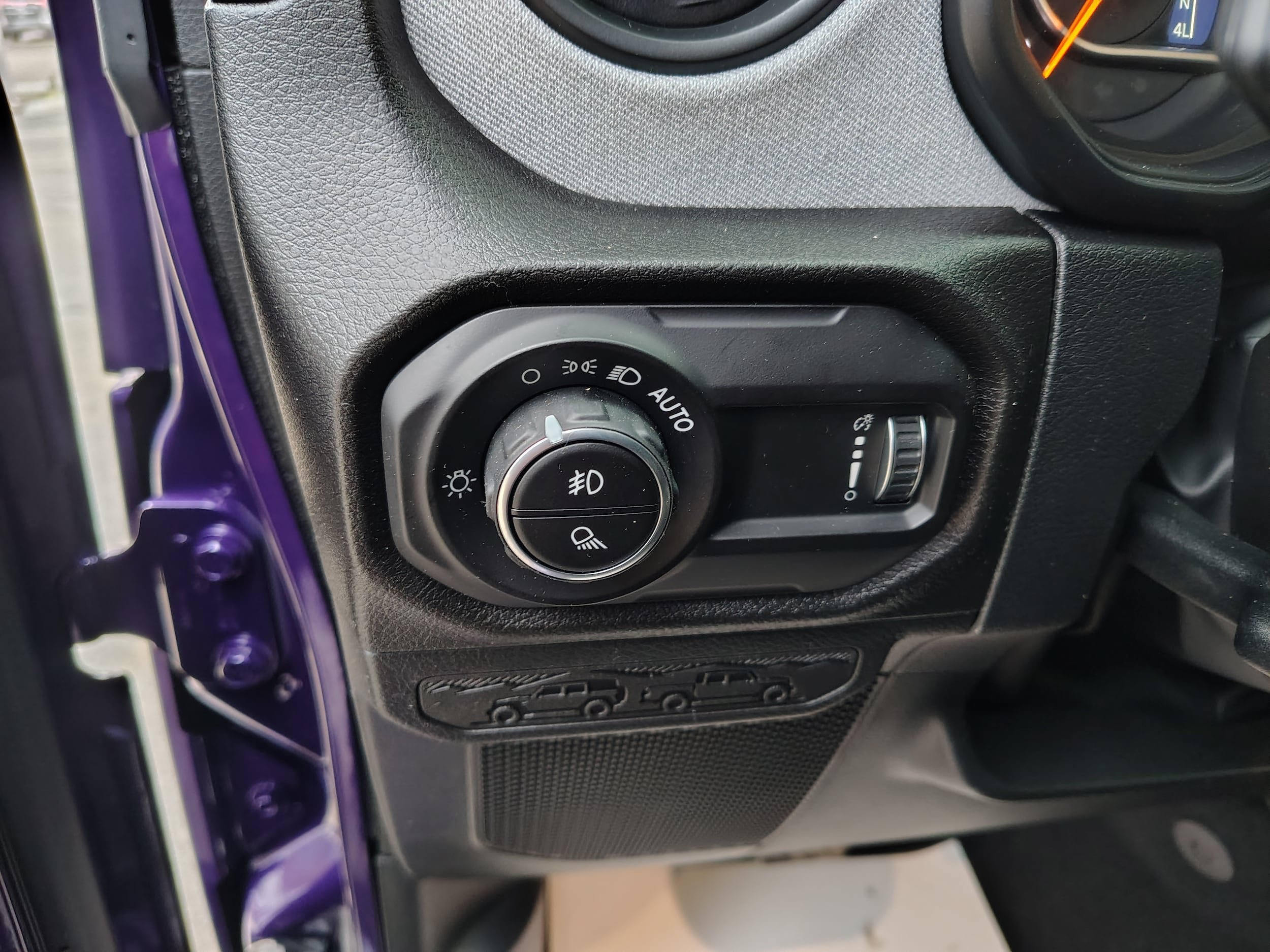 New 2026 Jeep Gladiator Sport AWD/4WD image 18