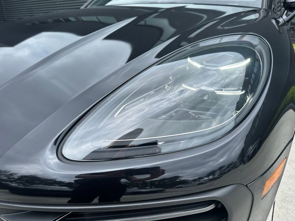 Certified 2023 Porsche Macan S AWD/4WD image 13