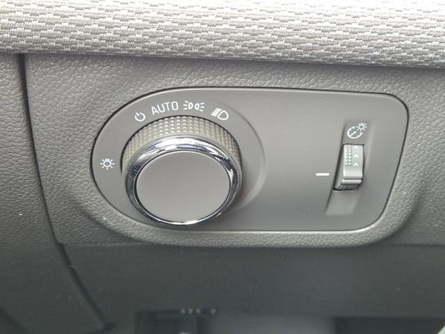 Used 2018 Chevrolet Cruze LS image 8