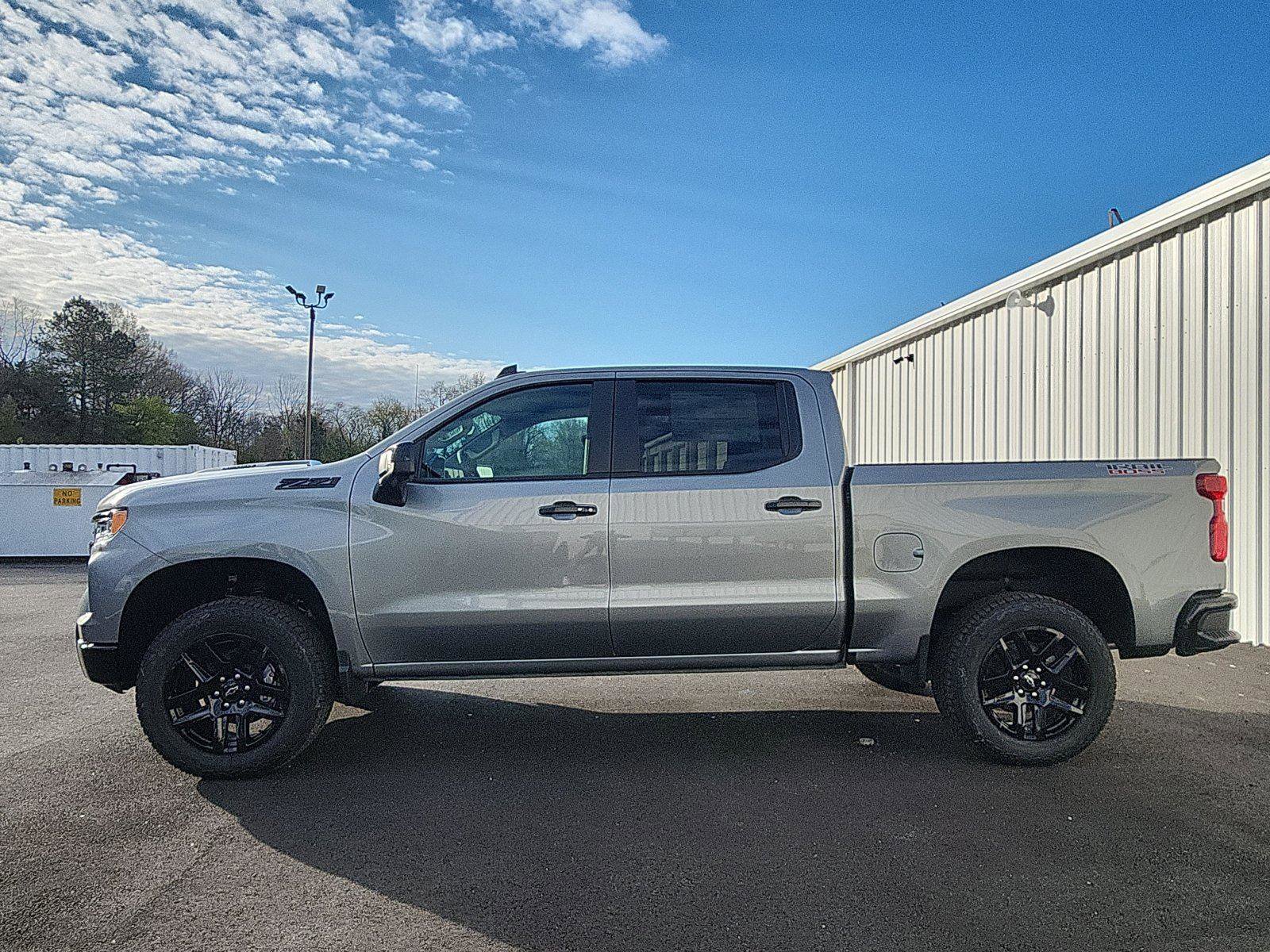New 2026 Chevrolet Silverado 1500 LT Trail Boss w/ LT Trail Boss Premium Package AWD/4WD image 2