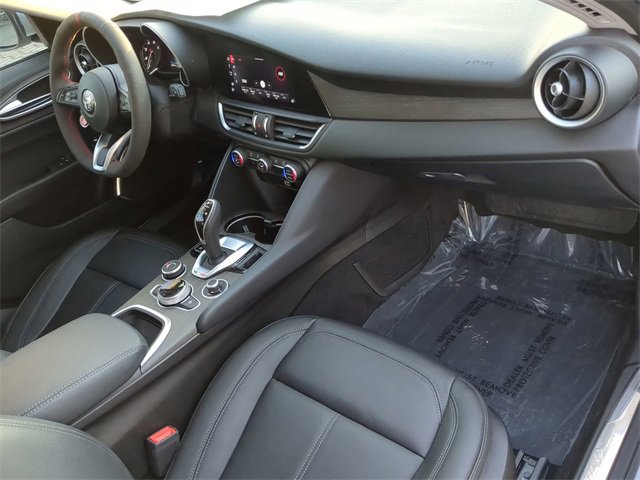 Used 2021 Alfa Romeo Giulia Ti w/ Active Assist 2 Package TI image 10