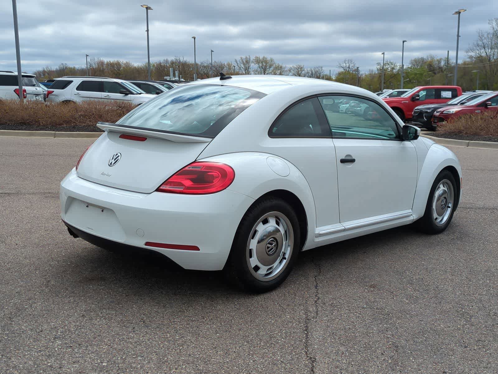 Used 2016 Volkswagen Beetle 1.8T Classic FWD image 8