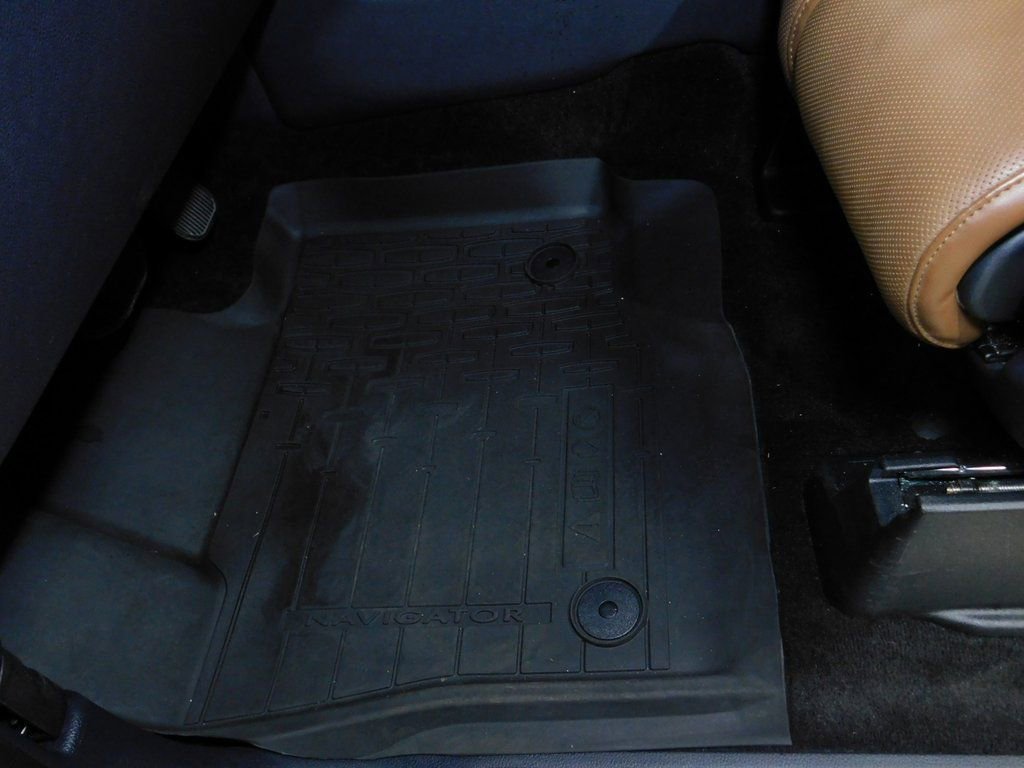 Used 2024 Lincoln Navigator L Reserve w/ Equipment Group 201A image 34