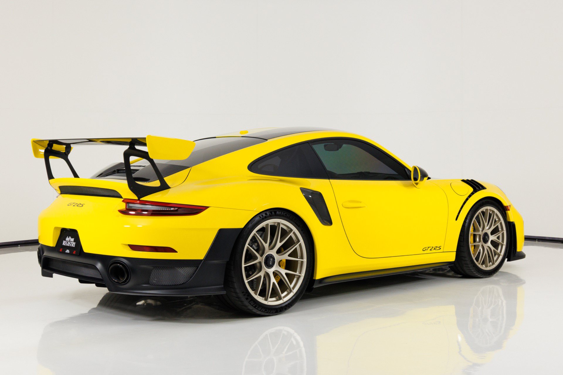Used 2018 Porsche 911 GT2 RS w/ Weissach Package RWD image 3