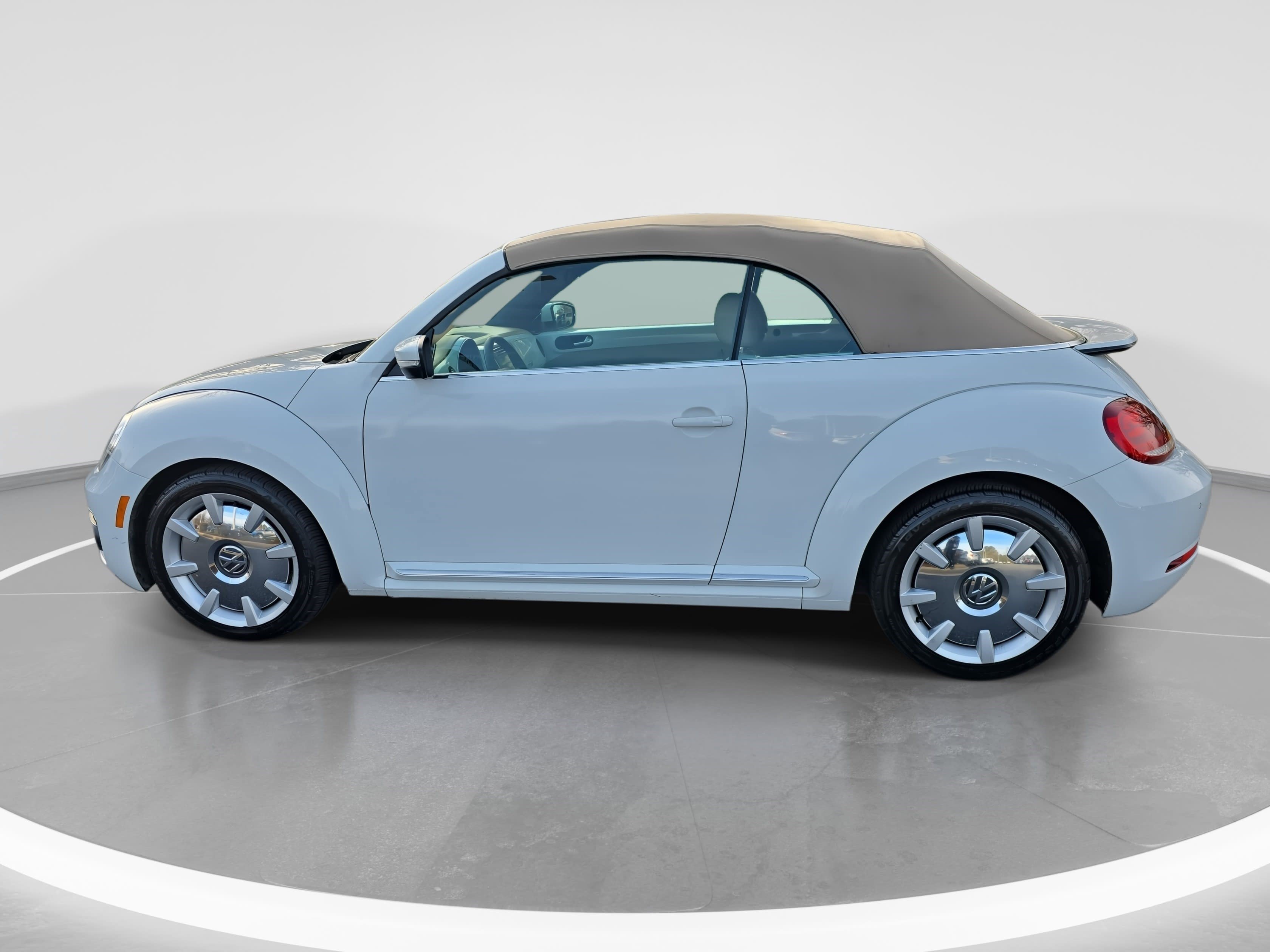 Used 2019 Volkswagen Beetle 2.0T S image 8