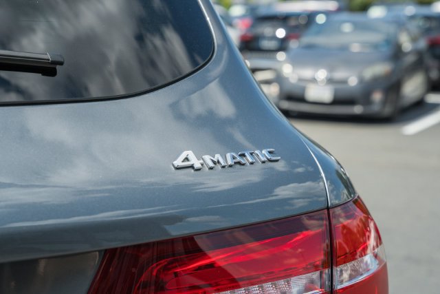 Used 2019 Mercedes-Benz GLC 300 4MATIC image 8
