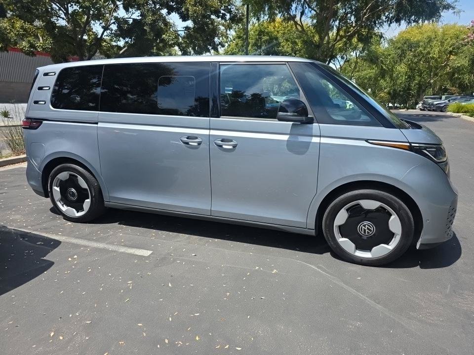 Used 2025 Volkswagen ID. Buzz Pro S Plus AWD/4WD image 2