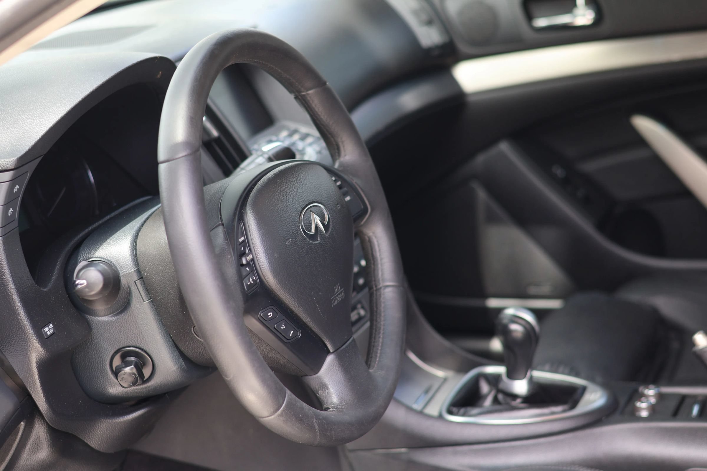 Used 2010 INFINITI G37 Sport w/ Navigation Pkg RWD image 14
