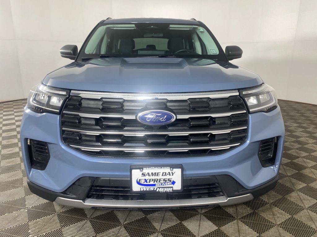 Used 2025 Ford Explorer Active AWD/4WD image 23
