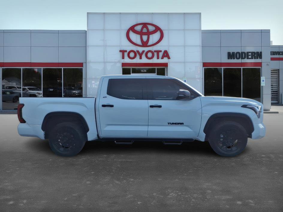 Used 2022 Toyota Tundra SR5 w/ Convenience Package image 7