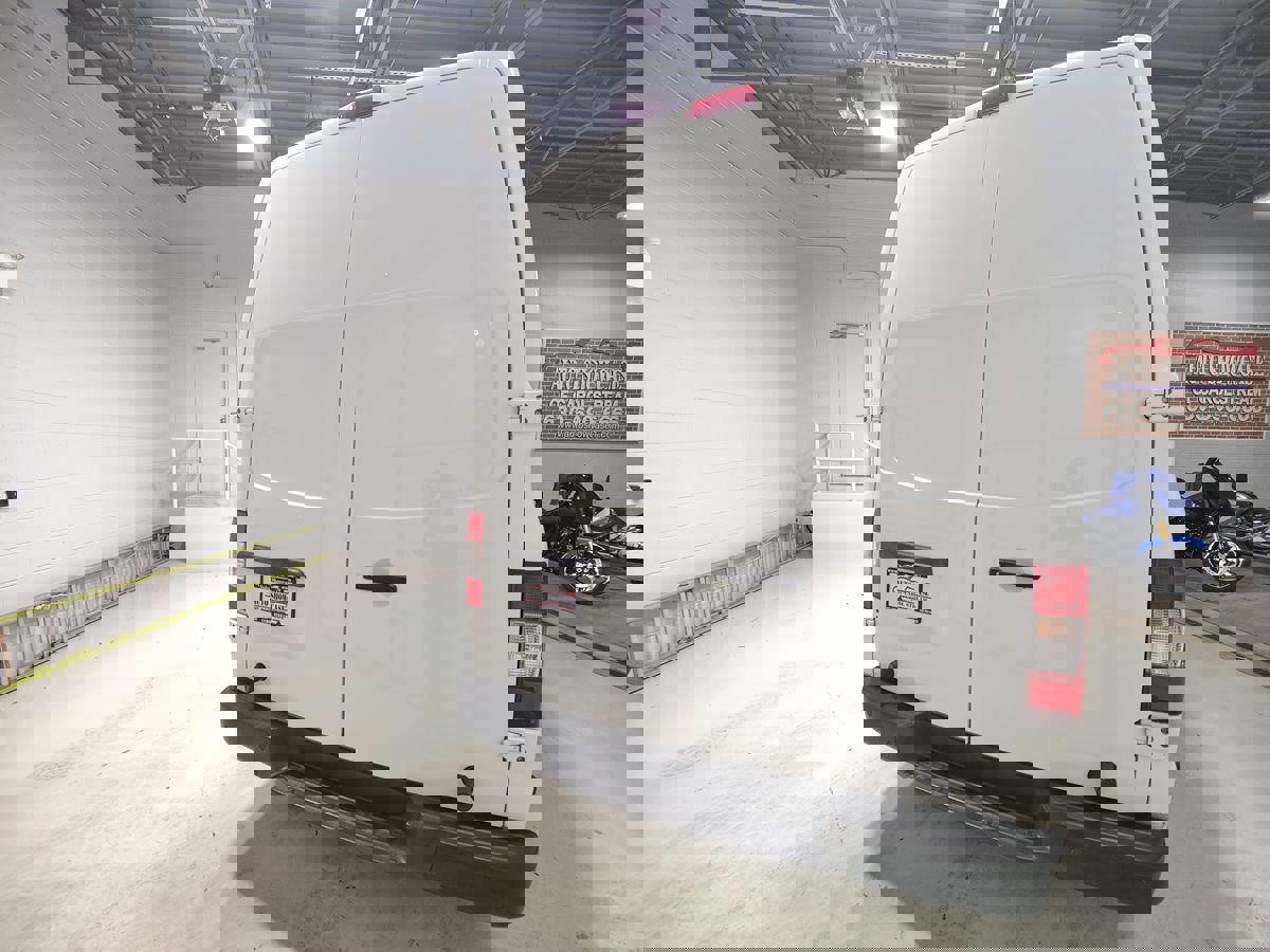 Used 2021 Nissan NV 2500 SV image 7